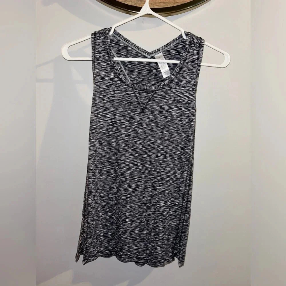 Ivviva (lululemon for kids) tank top